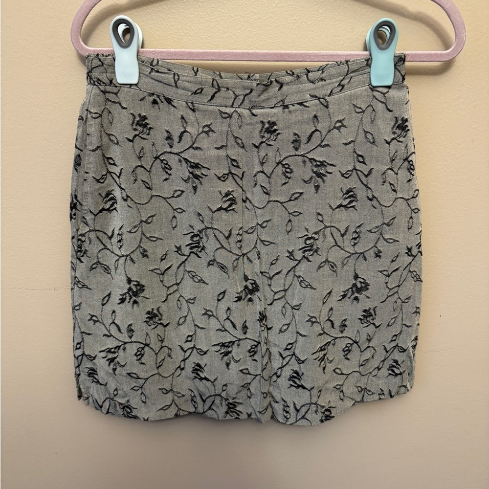 Vintage Lily's of Beverly‎ Hills Black Print Skirt Size 8 built in shorts. USA
